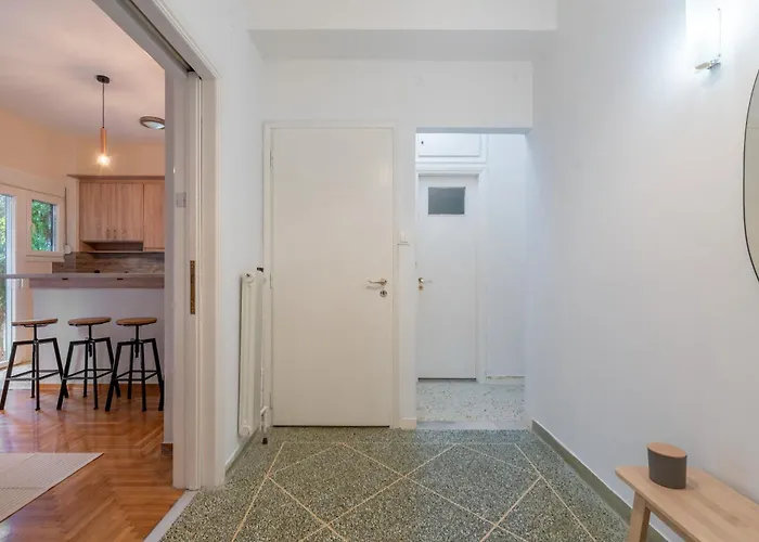 Serenity Haven - New Renovated 2Br Apt In Koukaki