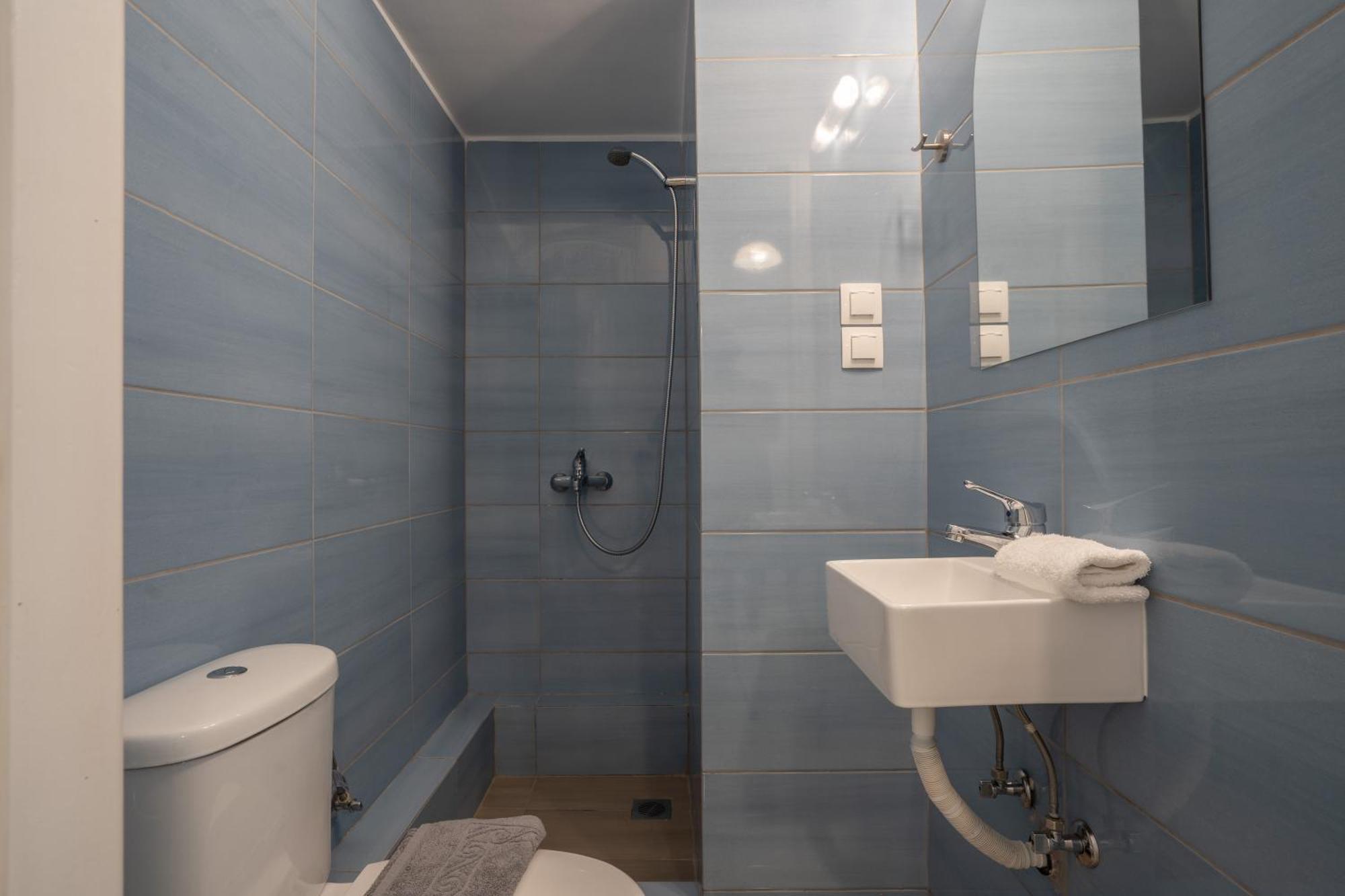 Serenity Haven - New Renovated 2br In Koukaki Apartment